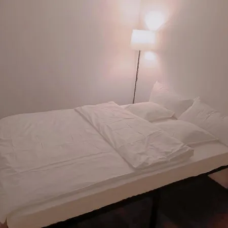 Haus 42 Near Duesseldorf Messe & Airport *