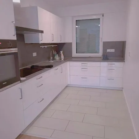 Haus 42 Near Duesseldorf Messe & Airport