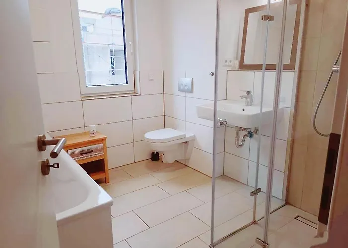 Haus 42 Near Duesseldorf Messe & Airport *